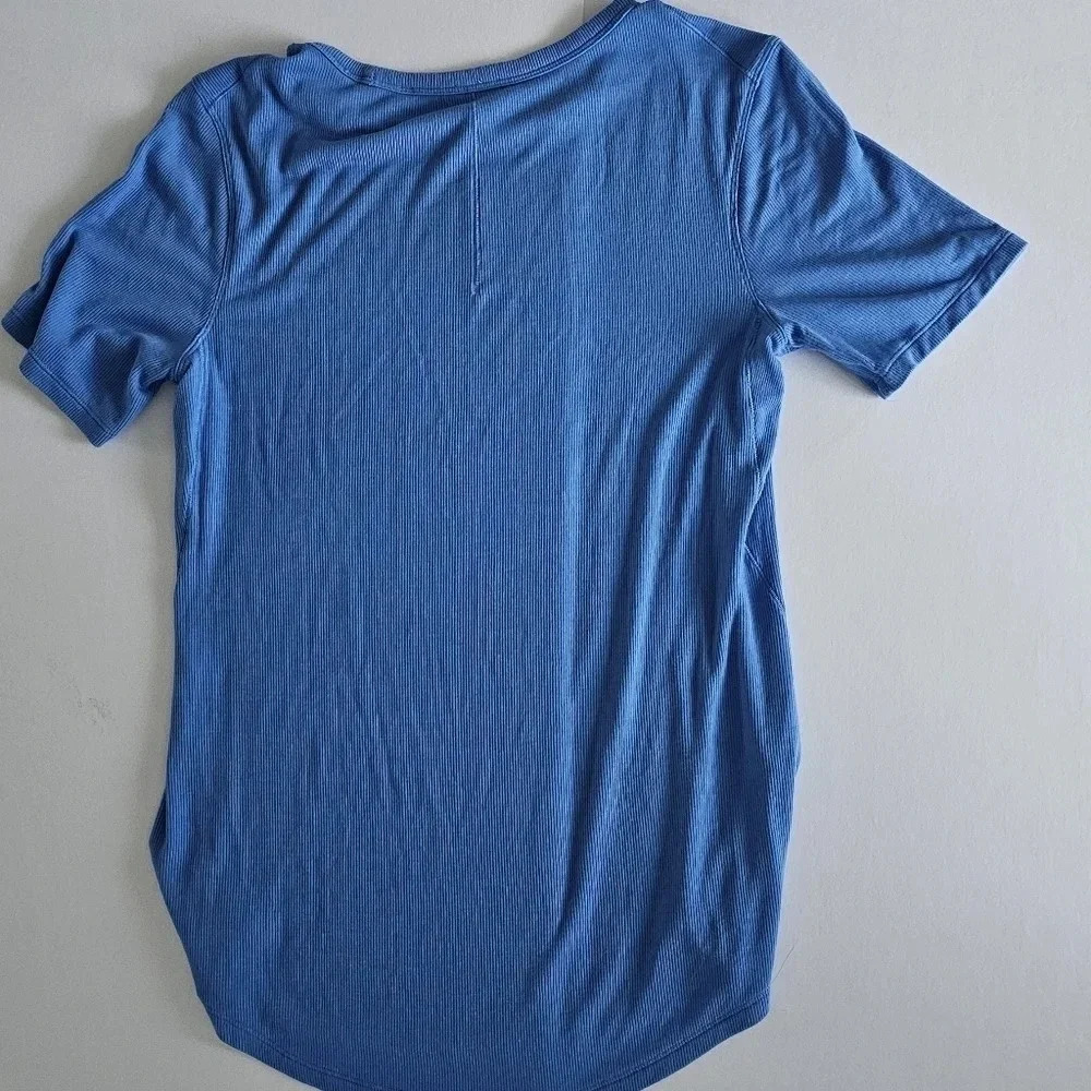 Blue Stretchy Tee - Picture 4 of 4